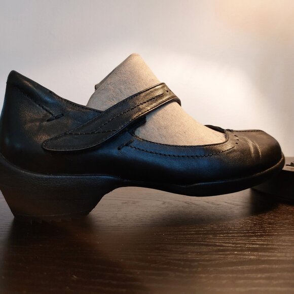 Shoes - Picture 4 of 4